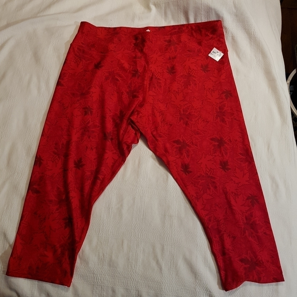 Red women's red maple leaf capri leggings capri length